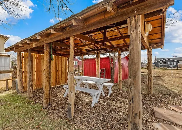 Grand Canyon Ranch Home - Western History - Big City Lot - Ac!